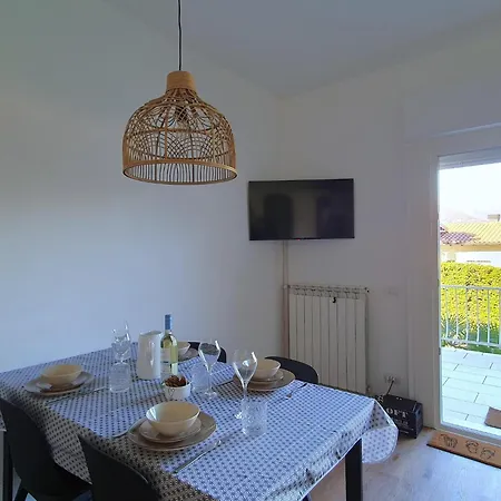 By Maggiore With Balcony Semesterbostad Germignaga